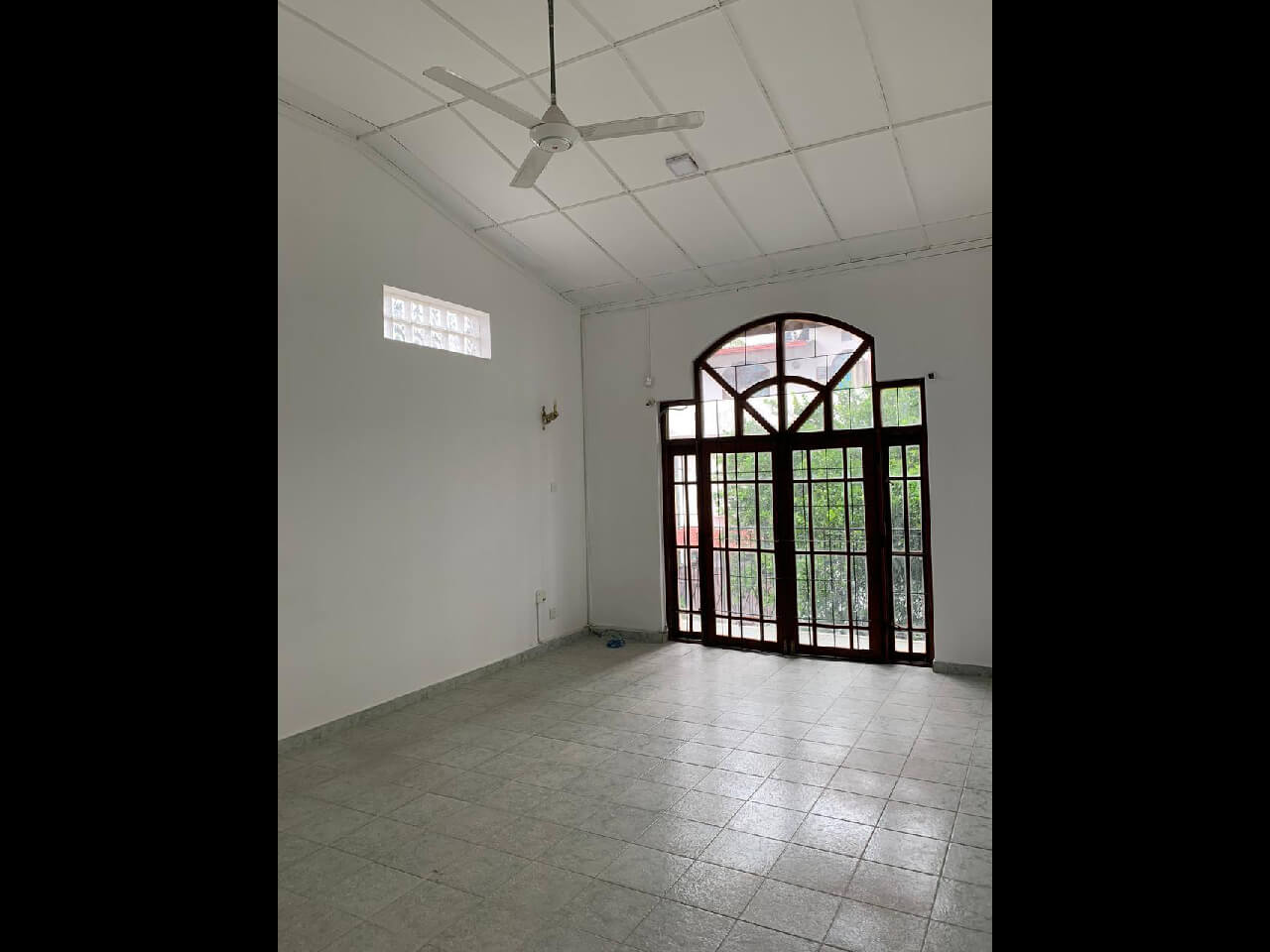 2 Stories Unfurnished House for Rent at Colombo 5