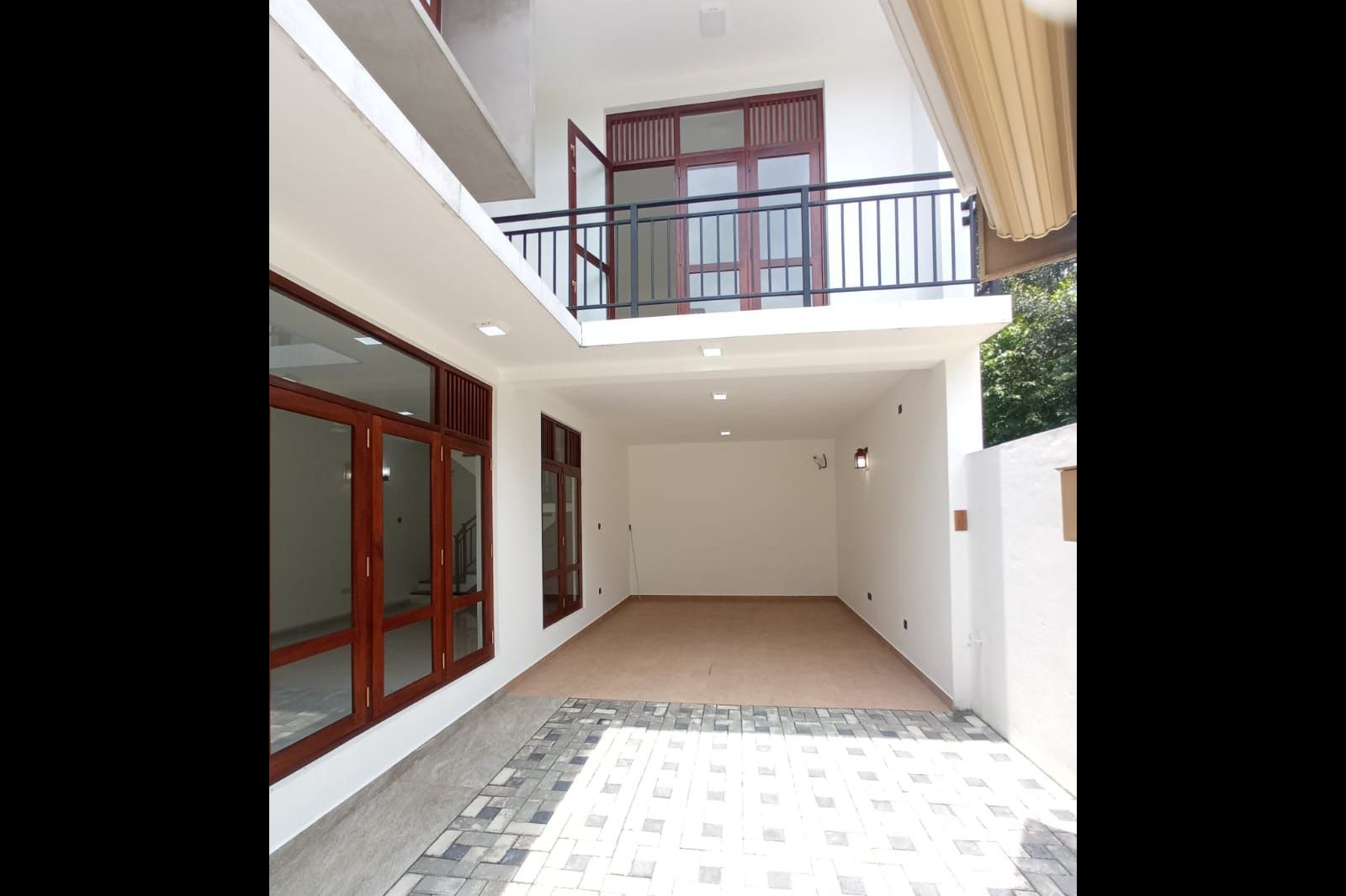 3 Stories House for Sale at Malabe